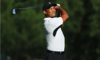  ?? Photograph: Andrew Redington/ Getty Images ?? Tiger Woods plays a shot during a practice round before the 2022 PGA Championsh­ip at Southern Hills.