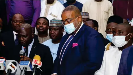  ??  ?? NBA president, Olumide Akpata surrounded by bar leaders from all northern branches across Nigeria.