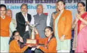  ??  ?? Principal Surabhi Dua, Ramjas School, with the winners and other dignitarie­s