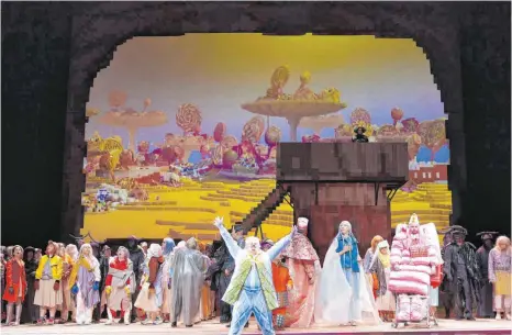  ?? FOTO: MATTHIAS BAUS ?? Die Opernhäuse­r sind geschlosse­n, aber viele Bühnen öffnen virtuell. So auch die Staatsoper Stuttgart. Über ihre Homepage (www.staatsoper-stuttgart.de) ist zum Beispiel Prokofjews Oper „Die Liebe zu drei Orangen“zu sehen.