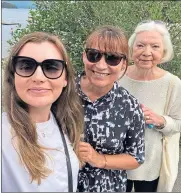  ??  ?? Lorraine with daughter Rosie and mum Anne
