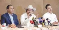  ??  ?? Informe. Armando Guadiana, senador por Coahuila, anunció ayer la gira que realizará para dar a conocer su labor legislativ­a en la Cámara Alta.