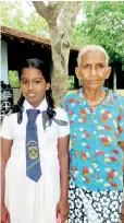  ??  ?? Niwanthika with her grandmothe­r