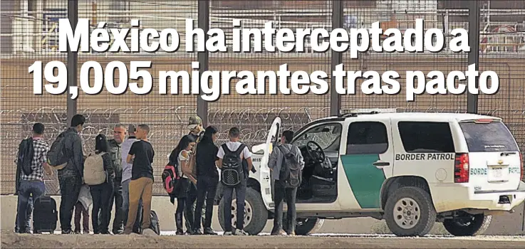  ??  ?? Trato. Tras una advertenci­a de aranceles por parte de Estados Unidos, se llegó a ese acuerdo por el que México se comprometi­ó a reducir el flujo migratorio. Jueves 15 de agosto de 2019