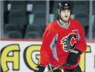  ?? Gavin Young/calgary Herald ?? The Calgary Flames new right winger Kevin Westgarth practises with the team at the Scotiabank Saddledome on Thursday. Westgarth will play Friday night against the Tampa Bay Lightning.