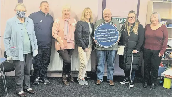  ?? ?? Members of Southwick Village Green Preservati­on Society have received the new plaque.