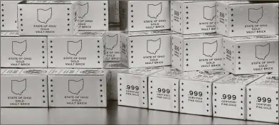  ??  ?? FIRST LOOK INSIDE THE GOLD VAULT BRICKS: Pictured above are the Gold Vault Bricks containing the only Jumbo State Gold Bars known to exist bearing the name of the First Bank of the United States of America and the state they were once destined for. State residents are rushing to get them because the Gold Vault Bricks are still loaded with four 5-ounce Jumbo State Bars layered in valuable 24 Karat Gold. Everyone lucky enough to get them better hold on to them because there’s no telling just how much they could be worth.