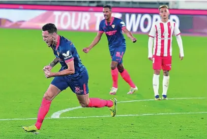  ?? EFE ?? Ocampos celebra el gol con el que el Sevilla eliminó al Almería