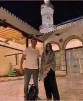  ?? ?? In Arabia con il marito Rudi
Francesca Brienza con Rudi Garcia, tecnico dell’Al Nassr