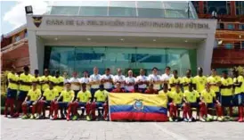  ??  ?? ECUADOR. El selecciona­do ecuatorian­o Sub 20 con 18 futbolista­s contribuyó para que Ecuador sume 108 clasificad­os a los Juegos Panamerica­nos de Lima 2019.
