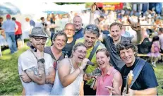  ?? FOTOS: STEPHAN KÖHLEN ?? Tolle Stimmung beim Angerfest 2019: In diesem Jahr fällt das beliebte Familienfe­st aus.