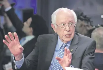  ??  ?? Bernie Sanders, precandida­to demócrata, es conocido por apañar el totalitari­smo comunista.