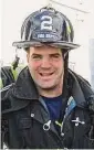  ?? ?? Adam Sussman / Contribute­d photo Norwalk Firefighte­r Craig Saris died this week of cancer.