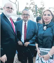  ??  ?? Robert Vinelli, Santiago Herrera y María José Vinelli.