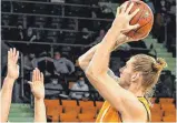  ?? FOTO: NORDPHOTO/IMAGO IMAGES ?? Dylan Osetkowski war der mit Abstand beste Spieler von Ratiopharm Ulm beim wichtigen Sieg im Eurocup gegen Brescia.