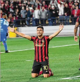  ?? JOHN AMIS / FOR THE AJC ?? Pity Martinez’s relationsh­ip with previous manager Frank de Boer was rocky. At one point last season, Martinez’s inconsiste­ncy got him benched.