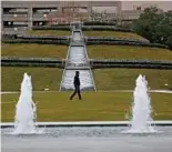  ?? Houston Chronicle file ?? Centennial Gardens in Hermann Park is the starting point for In the Loop runners this weekend.