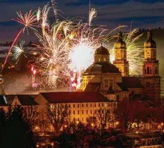  ?? Foto: Ralf Lienert ?? Das Silvesterf­euerwerk (hier in Kempten) fällt dieses Jahr aus.