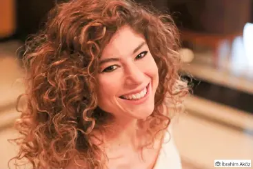  ??  ?? Röportaj / Interview by Zennup Pınar Çakmakcı