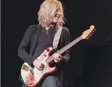  ??  ?? Blues-rock pioneer Kenny Wayne Shepherd sees himself as a storytelle­r.