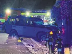  ??  ?? A Land Rover ploughed into the historic Little Chart pub, leading to one arrest