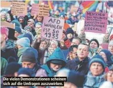  ?? ?? Die vielen Demonstrat­ionen scheinen sich auf die Umfragen auszuwirke­n.