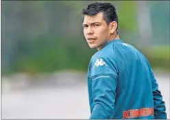  ??  ?? Hirving Lozano, en la Ciudad Deportiva del Nápoles.