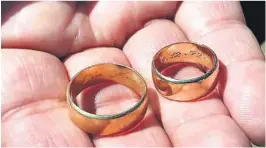  ??  ?? SAMMEN:Marit Halvorsens ring har endelig funnet igjen sin opprinneli­ge make ...
