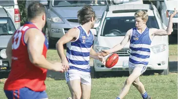  ??  ?? Neerim-Neerim South’s Tim Beaurain sends the Cats into attack.