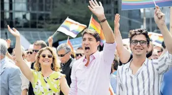  ??  ?? ► El joven primer ministro canadiense Justin Trudeau apoya la inmigració­n.