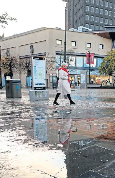  ??  ?? CONCERN: The Scottish Government is warning about the rate of Covid-19 cases in Dundee and that the city could face tougher restrictio­ns. Pictures by Gareth Jennings.