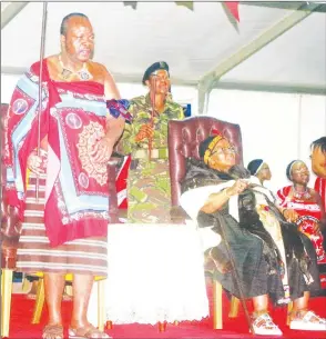  ?? ?? His Majesty King Mswati III and the Queen Mother dancing to the main song ‘Njiloni’ at the event.