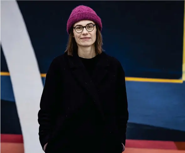  ?? FOTO: TIMO KARI ?? ■
Anna-Karin Grönroos dokumentär handlar om industride­signern Henrik Grönroos framtidsvi­sioner.