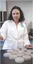  ??  ?? Gabriela Olmedo, directora del CINVESTAV Irapuato, es una de las científica­s que han abanderado la investigac­ión en Cuatro Ciénegas, Coahuila.