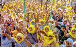  ?? — PTI ?? Members of various farmers organiSati­ons stage a protest against the Central government over agricultur­e related ordinances in Patiala on Sunday.