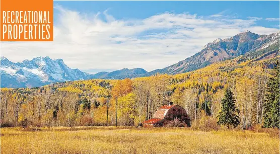  ??  ?? The site for Parastone Developmen­ts’ new project, Montane Fernie, is surrounded by spectacula­r mountain terrain.