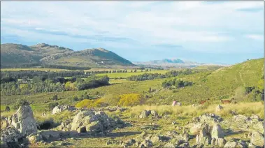  ?? ROBERTO RUIZ ?? TODO EL AÑO. Tandil ofrece una geografía amigable enmarcada en sierras y ondulacion­es.