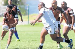 ?? Picture:SIBONGILE NGALWA ?? UP FOR THE HARD GRIND: Border Bulldogs players in action during a final training session at the BCM stadium on Thursday ahead of their match against the Valke in Kempton Park on Saturday.