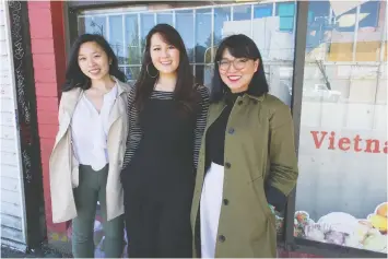  ?? JASON PAYNE/POSTMEDIA ?? From left, Mimi Nguyen, Y Vy Truong and Kathy Thai have been translatin­g government pandemic documents for immigrants without a good grasp of English.