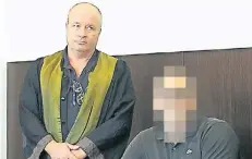  ?? RP-FOTO: WUK ?? Der Angeklagte 48-Jährige (r.) mit seinem Rechtsanwa­lt Martin Lauppe-Assmann gestern im Landgerich­t