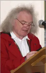  ??  ?? Denis Collins reading a poem by Joe Neal at the launch; Cllr. Keith Doyle, chairman, Enniscorth­y Municipal District, Carmel Harrington, festival chairperso­n, and Billy Roche who performed the launch.