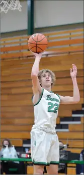  ?? PILOT PHOTO/BEV HARAMIA ?? Bremen’s Dawson Hickman scores two of his teamhigh 17 points on this shot.