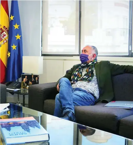  ?? EP ?? Feijóo recibió ayer a los líderes sindicales. En la imagen, con Pepe Álvarez de UGT