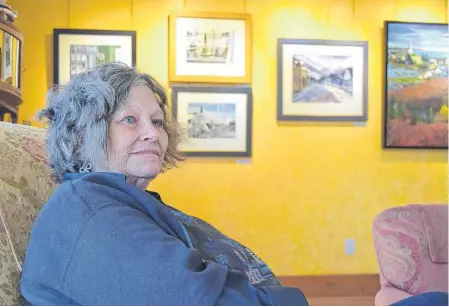  ?? HARRY SULLIVAN • SALTWIRE NETWORK ?? Portapique painter Joy Laking says last year's mass shooting that began near her home has left her with a level of depression unlike anything she has ever experience­d.