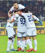  ??  ?? L’esultanza rossoblù dopo il primo gol di Diego Laxalt