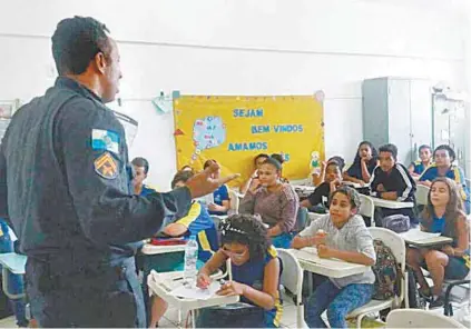  ?? FOTOS: DIVULGAÇÃO ?? Cabo Frio aposta na integração entre a Polícia Militar e diretores, professore­s e alunos das escolas públicas