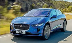  ??  ?? La Jaguar Ipace elettrica ha 400 cavalli di potenza (0100 in soli 4 secondi) e 480 chilometri di autonomia