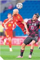  ?? FOTO: REUTERS ?? Rodolfo Pizarro no pudo hacer difere ante los europeos.