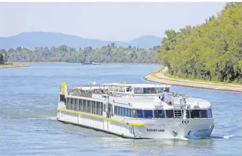  ?? FOTO: SCHARFF REISEN ?? Komfortabe­l reisen mit der MS Elegant Lady – Deutsche Flusslands­chaften genießen.