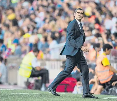  ?? FOTO: PERE PUNTÍÍ ?? Ernesto Valverde está dando que hablar por sus declaracio­nes en la sala de prensa esta temporada